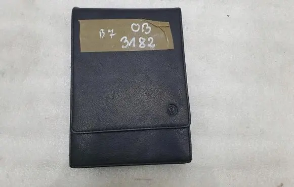 Volkswagen PASSAT B7 Owners service history hand book 