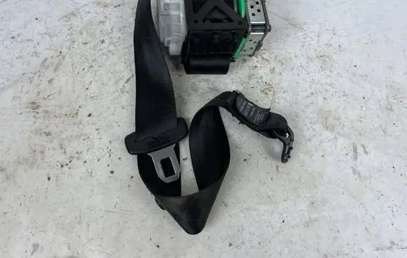 Audi A8 S8 D4 4H Rear seatbelt 4H0857807K