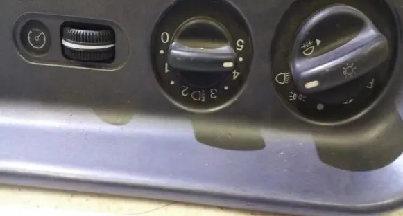 Ford Mondeo MK I Headlight level height control switch