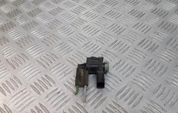 Volkswagen PASSAT B6 Valve vacuum 1K0906283A