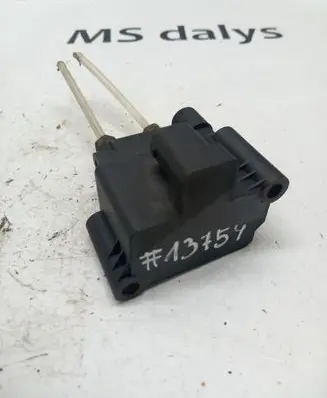 Mercedes-Benz E W212 Air suspension valve block A2513200158 2513200158