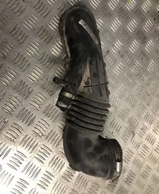 BMW 1 E81 E87 Turbo air intake inlet pipe/hose 7810135