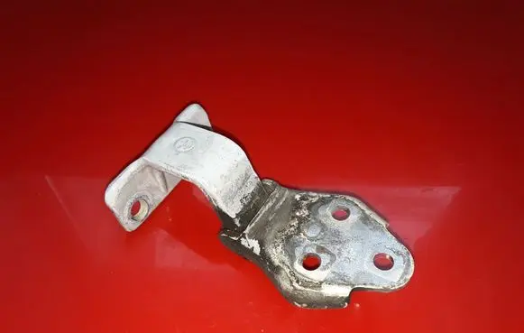 Iveco Daily 35 - 40.10 Front door lower hinge 56087