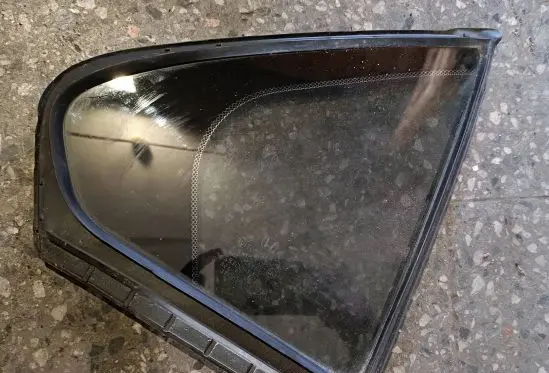 Honda Accord Rear vent window glass 