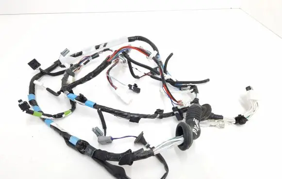 Toyota RAV 4 (XA40) Tailgate/trunk wiring harness 8679942020