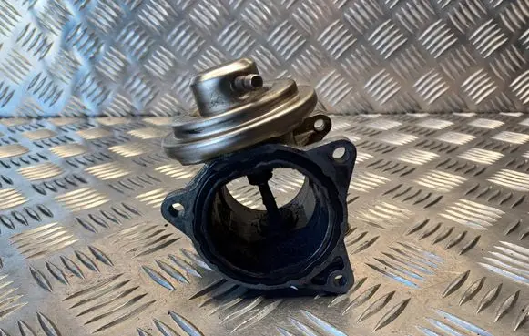 Audi A3 S3 A3 Sportback 8P EGR valve 038129637D 038131501AF