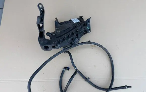 Audi A5 Sportback 8TA Headlight/headlamp mounting bracket 8T0805607L 2001812