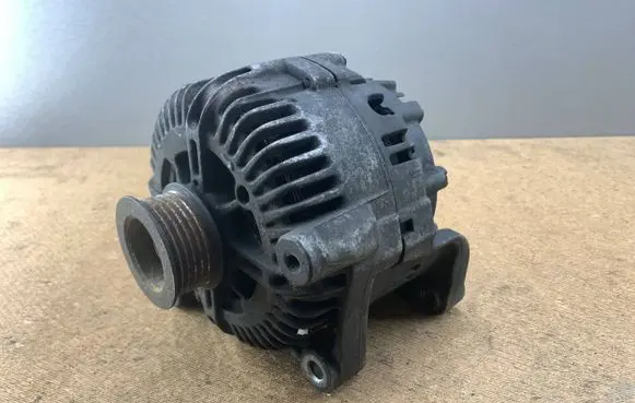 BMW 5 E60 E61 Generator/alternator 7797521 12317797521 12317799204