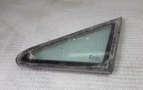 Volkswagen Sharan Front triangle window/glass 