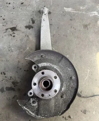 Volvo V60 Front wheel hub spindle knuckle