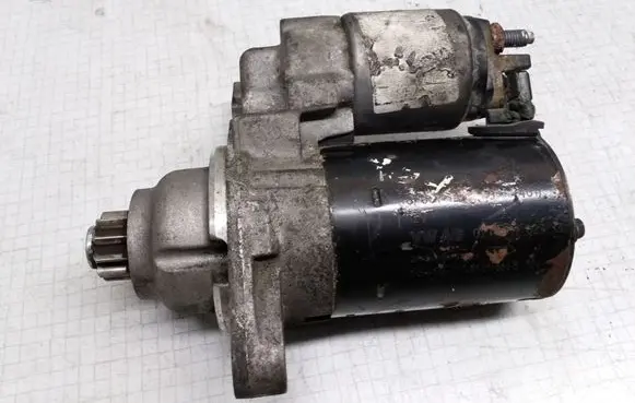 Volkswagen Fox Starter motor 02T911023G