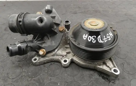 BMW 3 F30 F35 F31 Water pump 8516205