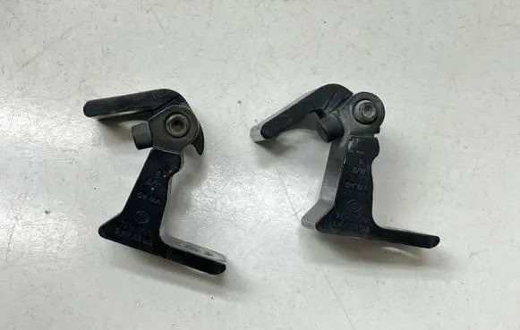 Volkswagen Touran III Front door hinge set 8Y0831404E