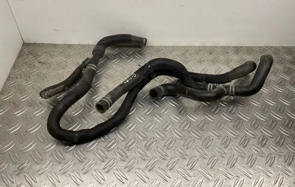 Engine coolant pipe/hose
