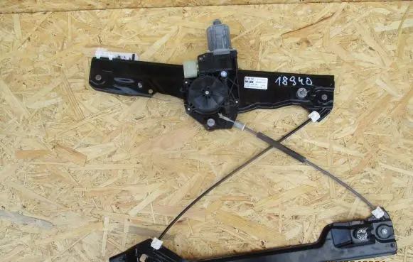 BMW X2 F39 Front door window regulator with motor 7420392