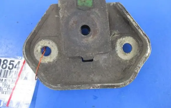 Fiat 126 Engine mount vacuum valve 