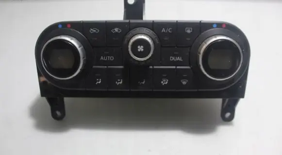 Nissan Qashqai Interior fan control switch 27500JD40C