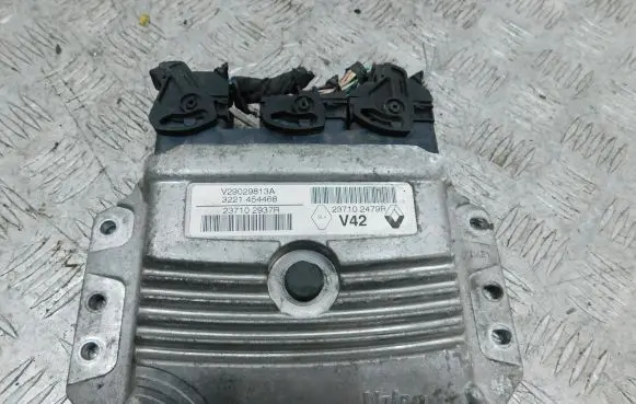 Dacia Sandero Engine control unit/module 237102479R V29029813A 237102937R