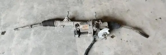 Peugeot 207 Steering rack 6700001531B Q003TC3872ZE 6820000090