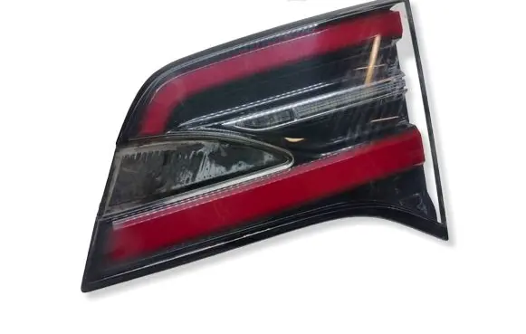 Tesla Model Y Tailgate rear/tail lights 103433900B 020303100000 T19D2930114