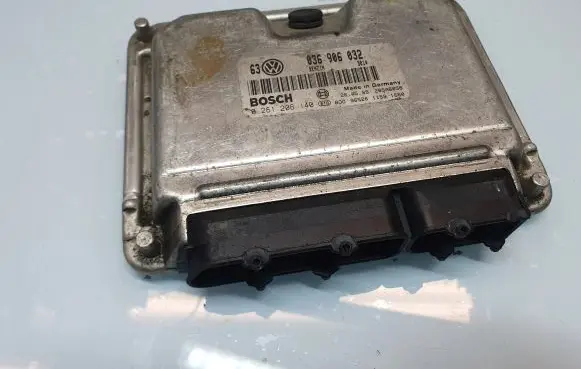 Volkswagen Golf IV Engine control unit/module 036906032 0261206140