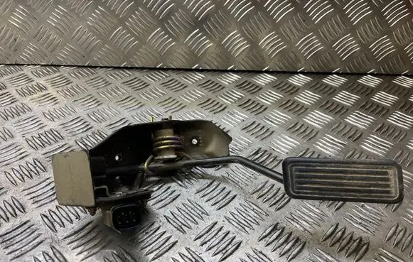 Toyota Corolla E120 E130 Accelerator throttle pedal 7811135030