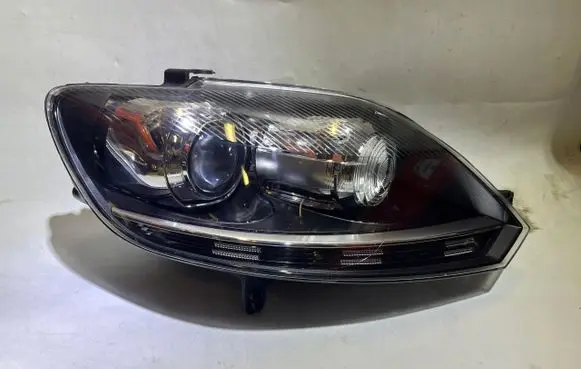 Volkswagen Golf VI Headlight/headlamp 5M1941754B