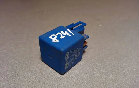 Hyundai Tucson JM Other relay 95225-2E000