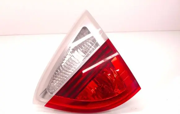 Tailgate rear/tail lights