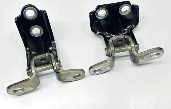 KIA EV6 Rear door hinge set A046057
