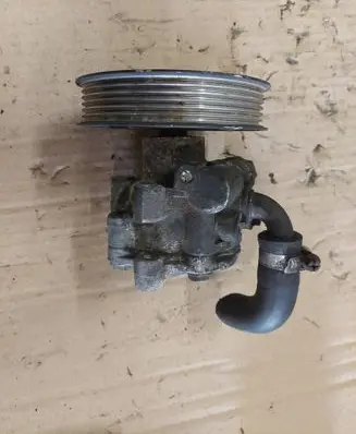 Volkswagen Sharan Power steering pump 7M0143157AA