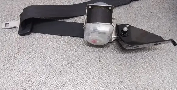 Mitsubishi Lancer VIII Rear seatbelt D095806