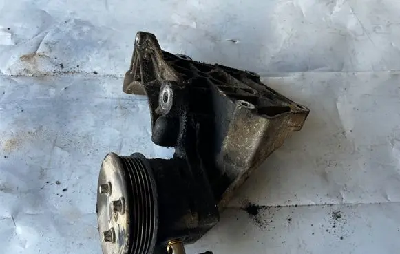 Opel Frontera B Power steering pump 90502550