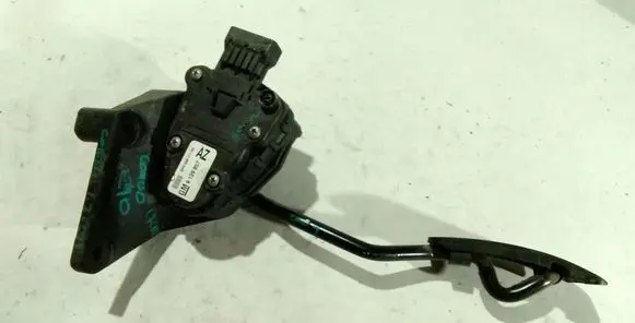 Opel Combo C Accelerator throttle pedal 9129857AZ 6PV00811100