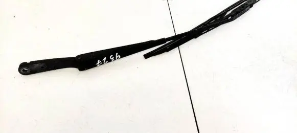 Mercedes-Benz ML W163 Front wiper blade arm