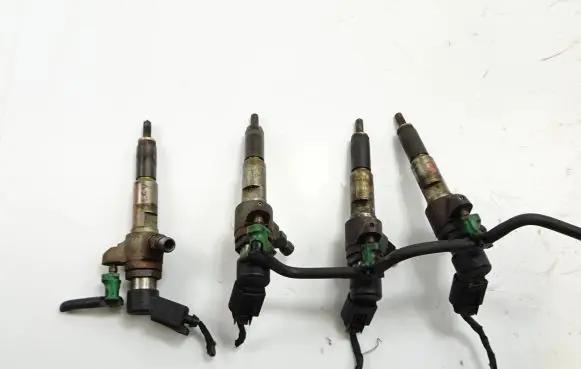 Volvo C30 Fuel injectors set AV6Q9F593AD 29277