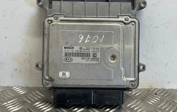 KIA Ceed Engine control unit/module 391102B520