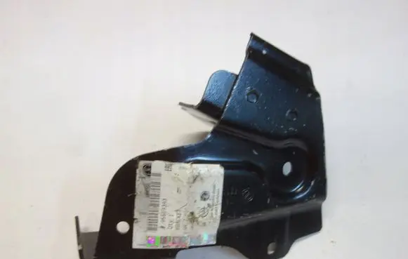 Opel Combo D Fender mounting bracket 95509393