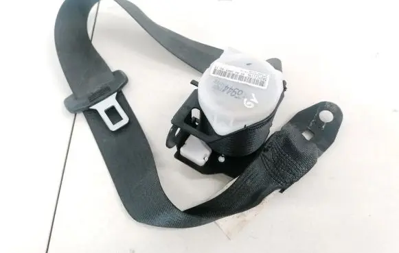 Middle seatbelt (rear)