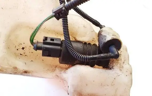 Audi A3 S3 8L Windscreen/windshield washer pump