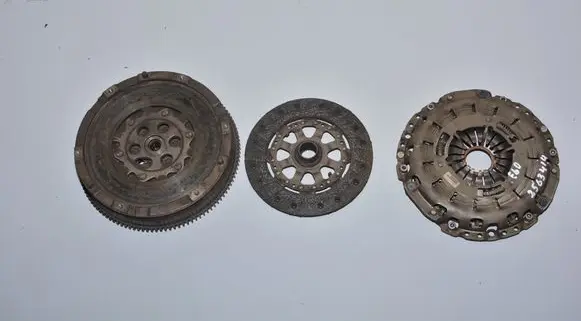 BMW 5 E60 E61 Clutch set kit 7524074 7545087