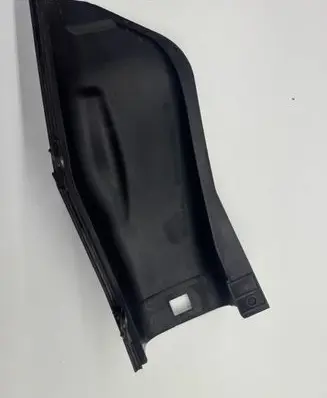 BMW 5 E60 E61 Air filter box cover 7789109