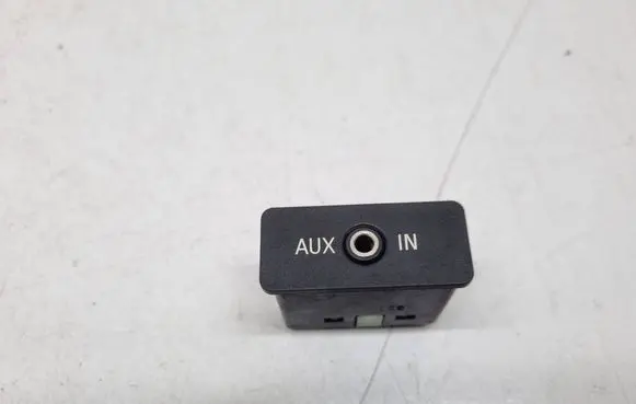 BMW 5 E60 E61 AUX in-socket connector 6986791 61316986791