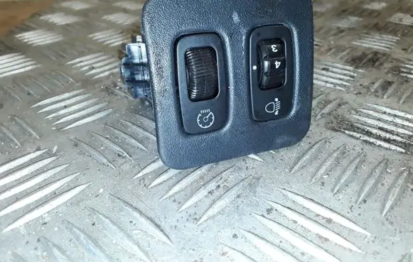 Mitsubishi Pajero Headlight level height control switch MR4026