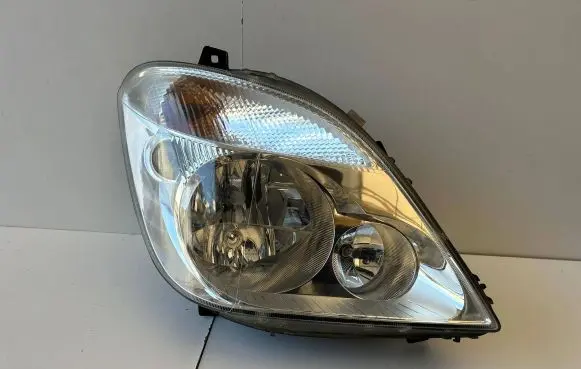 Mercedes-Benz Sprinter W906 Headlight/headlamp 9068200261