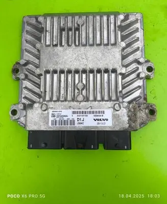 Volvo V50 Engine control unit/module 31211071AA 5WS40562A SID803AM