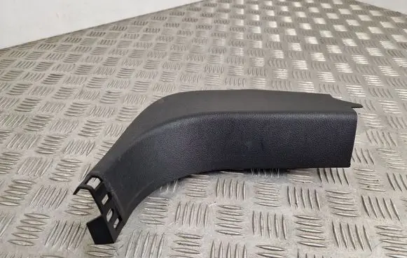 Foot area side trim