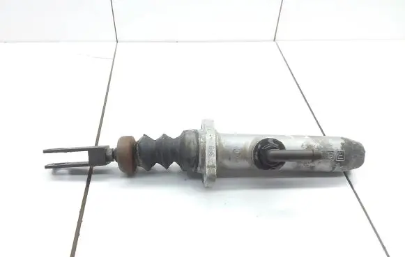 Clutch slave cylinder