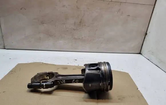 Volvo V50 Piston with connecting rod 085190