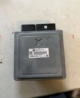 Volkswagen Touran I Engine control unit/module 03G906018DL